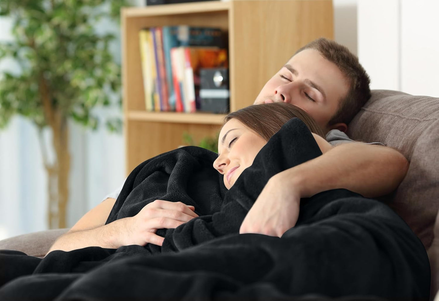 Utopia Bedding Fleece Blanket - Luxury Anti-Static Soft Microfiber | Twin Size Black (60x80 Inch)
