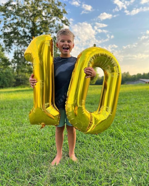 Gold Number 17 Balloon - 40 Inch 17th Birthday Decoration for Girls & Boys | Golden Party Supplies
