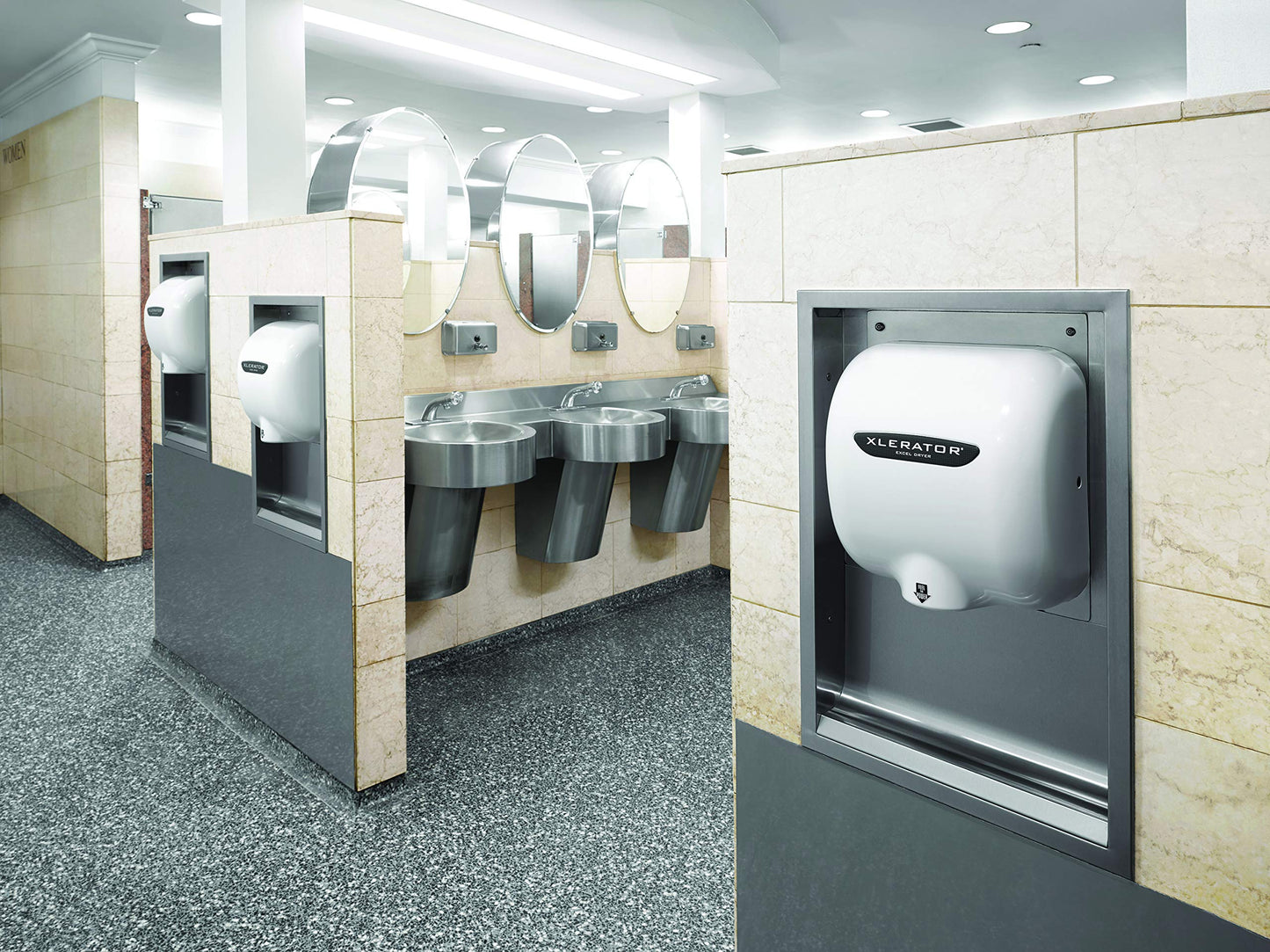 Xlerator XL - BW - High-Efficiency - Hand Dryer - BMC (Bulk Molded Compound) High-Speed Automatic Surface-Mounted 110-120 - Volt - White.
